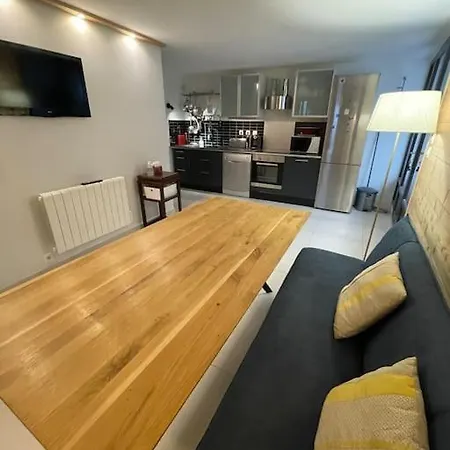 Le Sarana : 75m2, Calme, Belle Vue Avec Terrasse. *