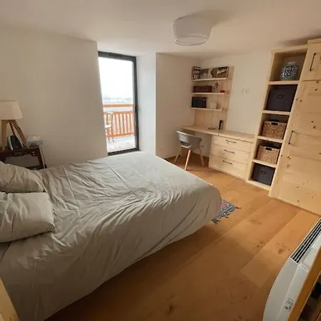 Apartment Le Sarana : 75m2, Calme, Belle Vue Avec Terrasse.